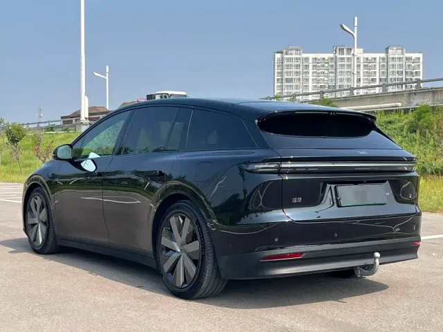 Li Auto i6 — Фото автомобиля 21