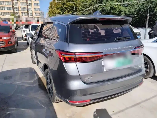 BYD Song MAX — Фото автомобиля 4