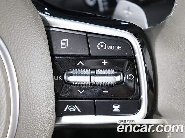 Kia Carnival Generation 4 — Фото автомобиля 11