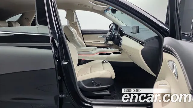 Genesis GV70 — Фото автомобиля 16