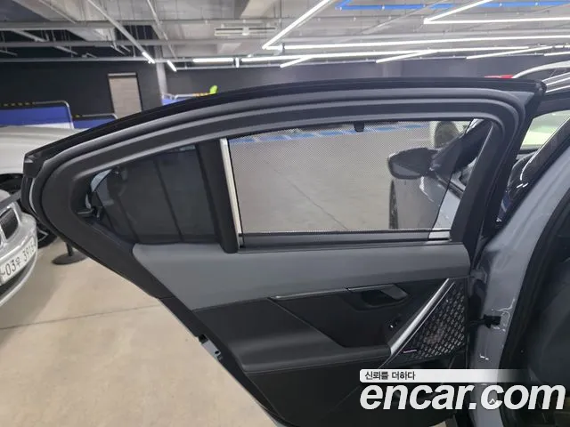 BMW i5 — Фото автомобиля 18