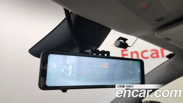Tesla Model Y — Фото автомобиля 30