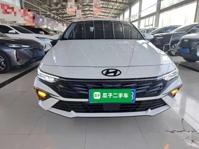 Hyundai Elantra — Фото автомобиля 2