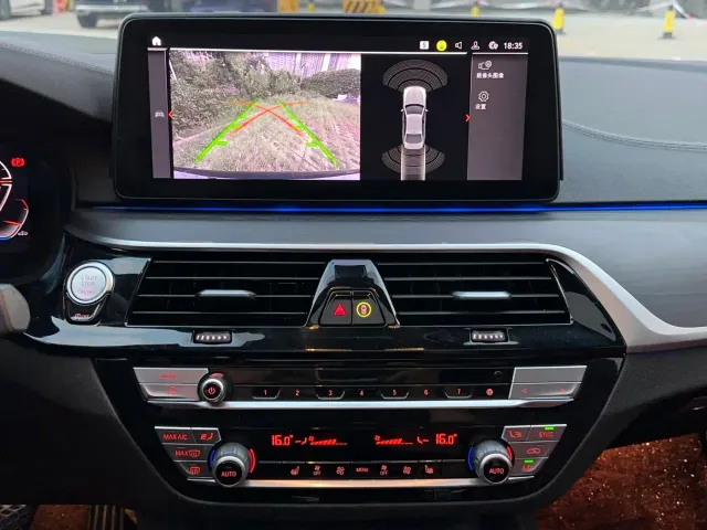 BMW 5 Series — Фото автомобиля 10
