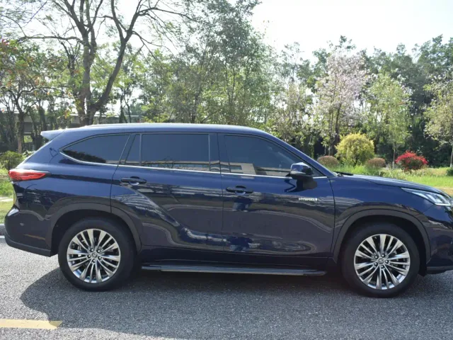 Toyota Highlander — Фото автомобиля 7