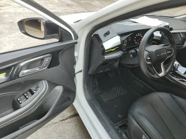 Roewe i5 — Фото автомобиля 15