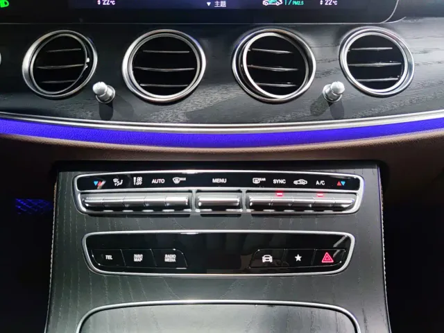 Mercedes-Benz E-Class — Фото автомобиля 10