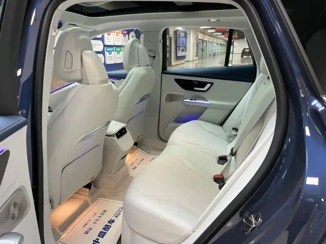 Mercedes-Benz EQE SUV — Фото автомобиля 11