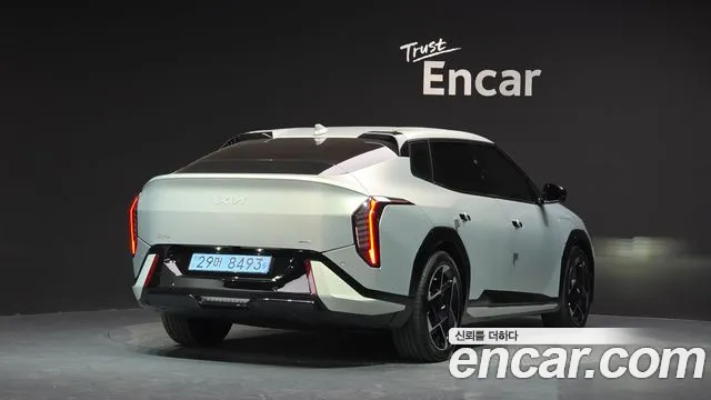 Kia EV4 — Фото автомобиля 2