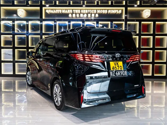 Toyota Alphard — Фото автомобиля 4