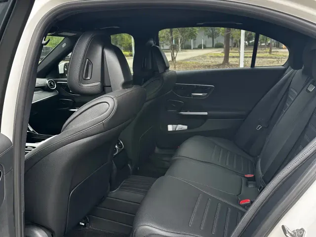 Mercedes-Benz C-Class — Фото автомобиля 8