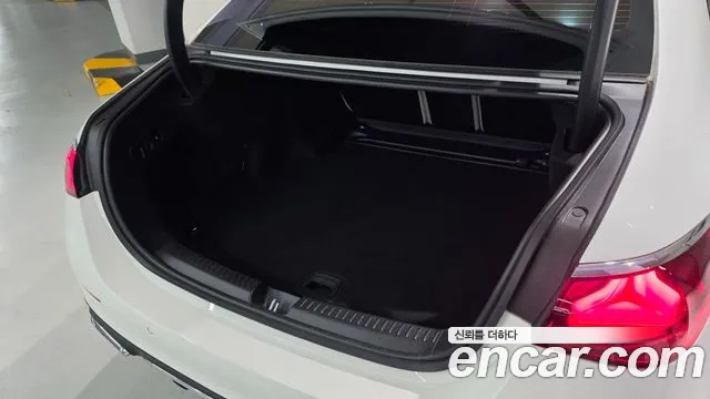 Mercedes-Benz E-Class — Фото автомобиля 10