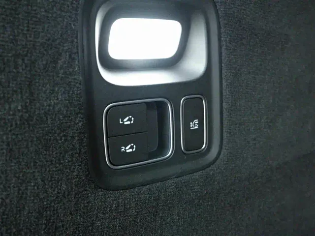 Li Auto L8 — Фото автомобиля 18