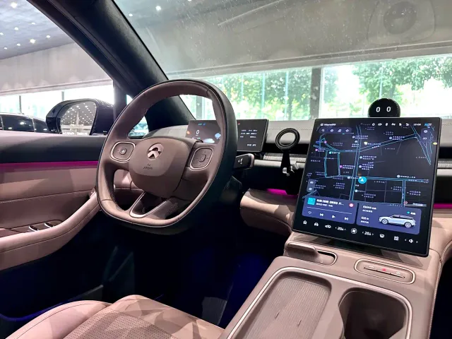 Nio ES6 — Фото автомобиля 14