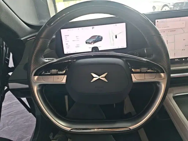 Xpeng P7 — Фото автомобиля 10