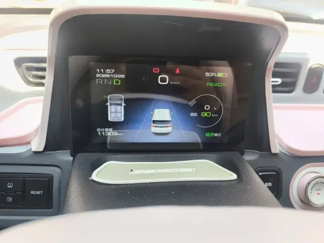 Wuling Hongguang Mini EV — Фото автомобиля 12