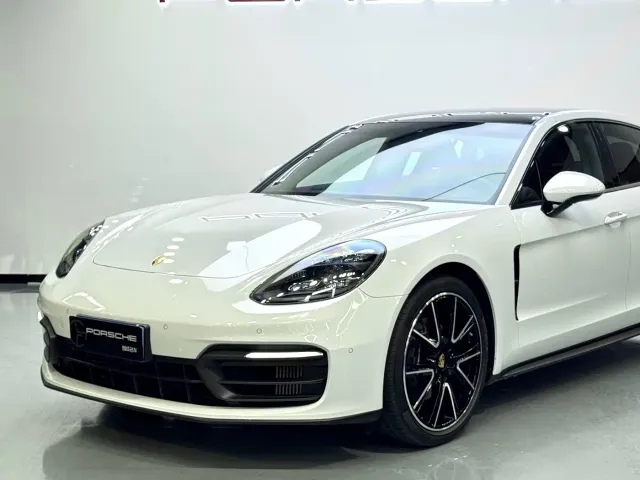 Porsche Panamera — Фото автомобиля 10