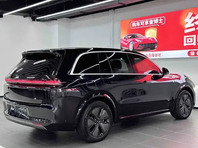 Li Auto L8 — Фото автомобиля 19