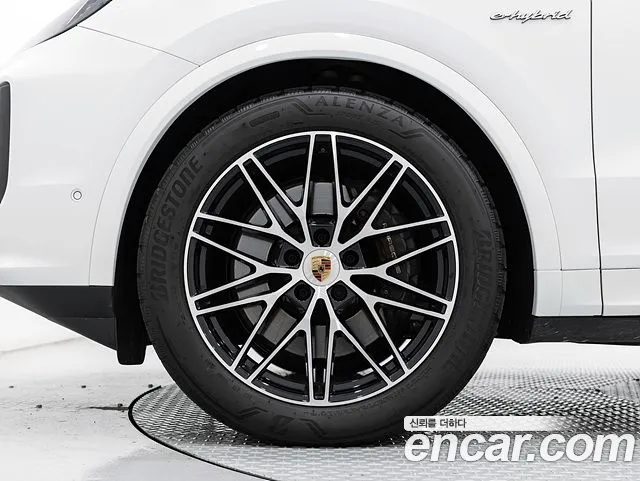 Porsche Cayenne — Фото автомобиля 5
