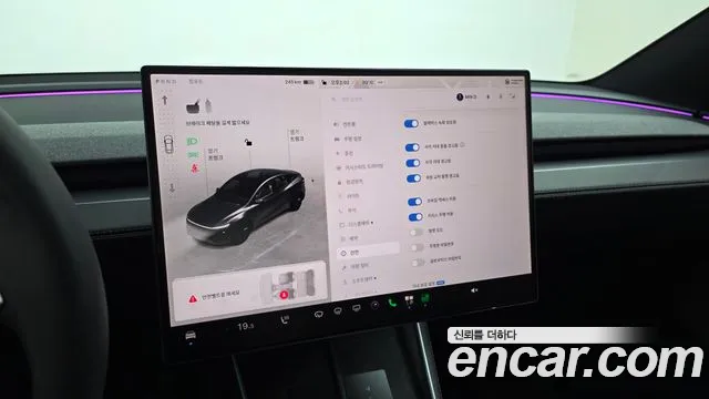 Tesla Model Y — Фото автомобиля 18