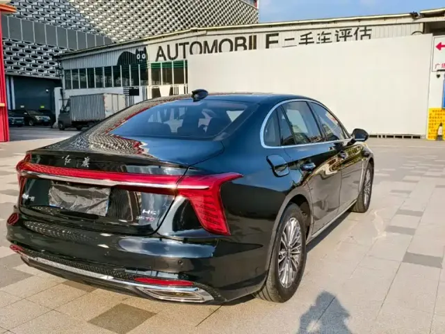 Hongqi H5 — Фото автомобиля 11
