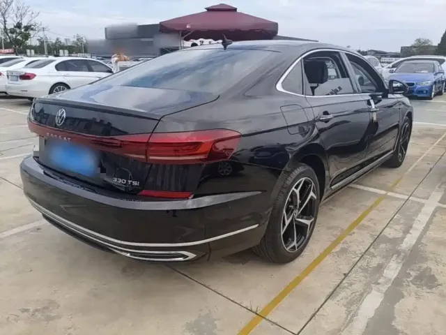 Volkswagen Passat 2023 Facelift 330TSI Starlight Luxury Edition — Фото автомобиля 4
