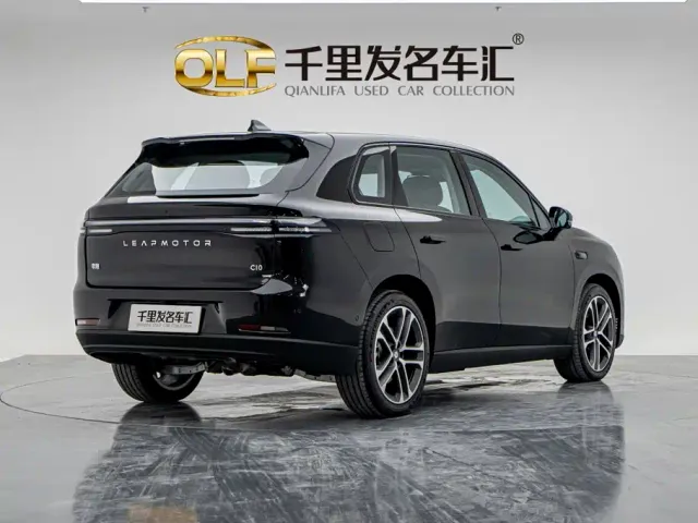 Leapmotor C10 — Фото автомобиля 6