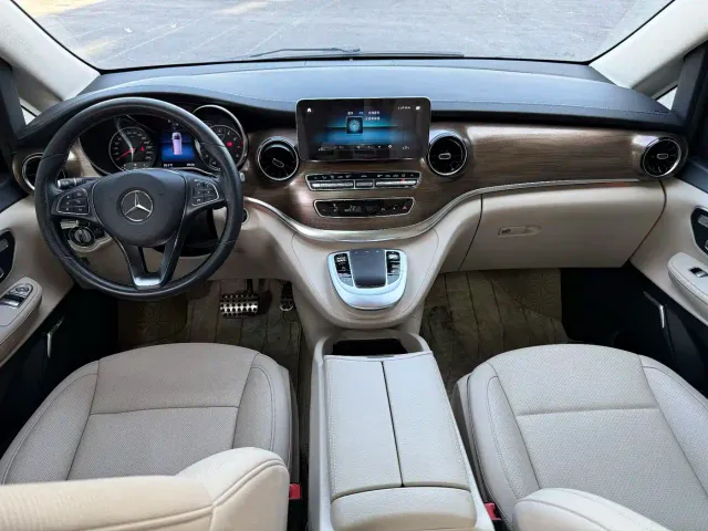 Mercedes-Benz V-Class — Фото автомобиля 4