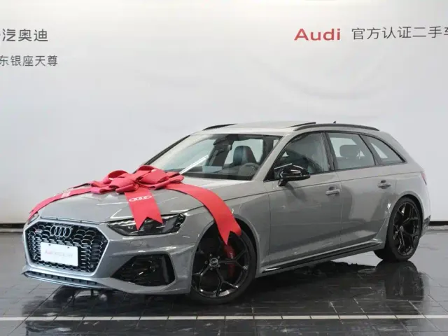 Audi RS 4 — Фото автомобиля 3