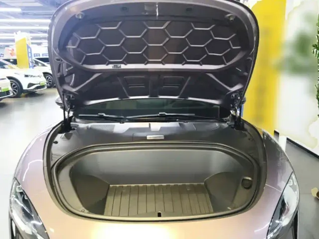Xiaomi SU7 — Фото автомобиля 19
