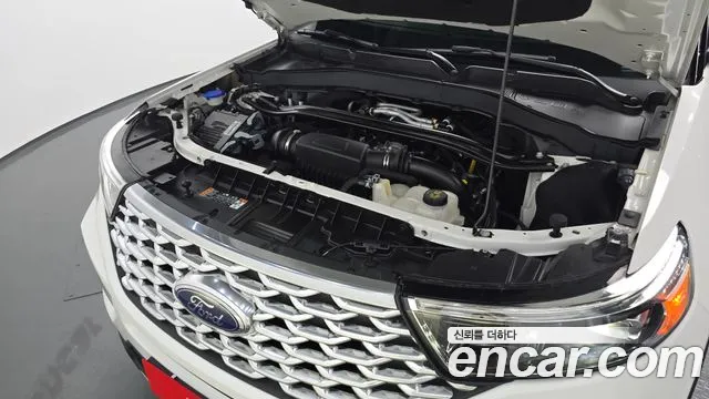 Ford Explorer Explorer 6 поколение 3.0 Platinum 4WD — Фото автомобиля 6
