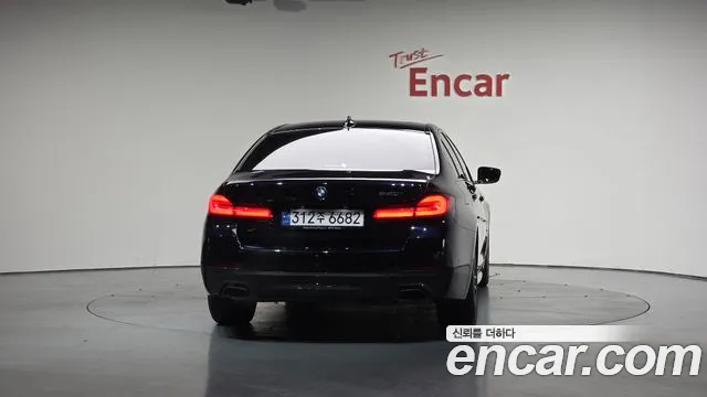 BMW 5-Series — Фото автомобиля 4