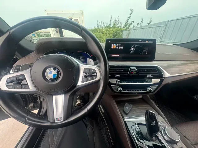 BMW 5 Series — Фото автомобиля 6