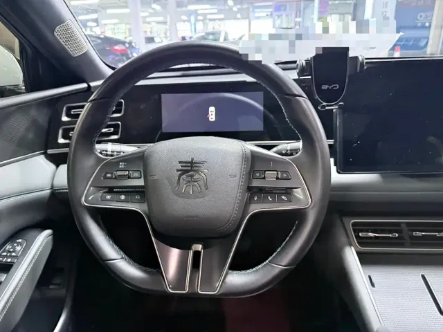 BYD Qin L — Фото автомобиля 11