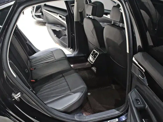Volkswagen Passat — Фото автомобиля 12