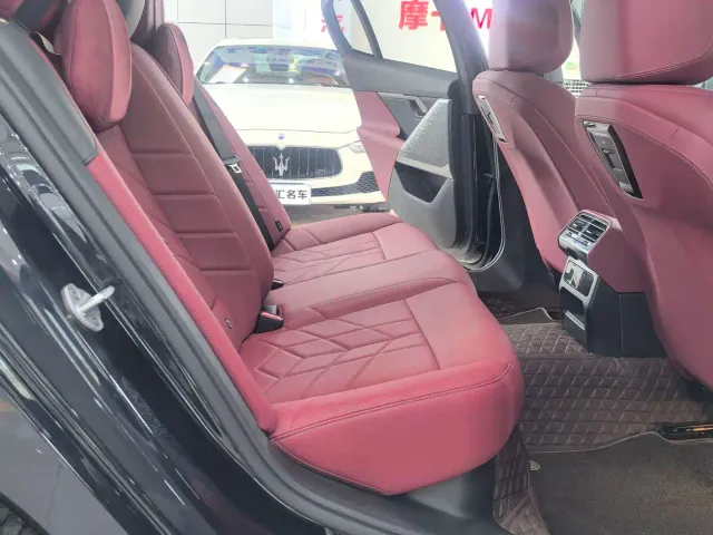 BMW 5 Series — Фото автомобиля 16