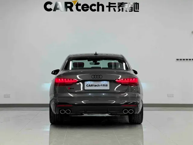 Audi S4 — Фото автомобиля 4