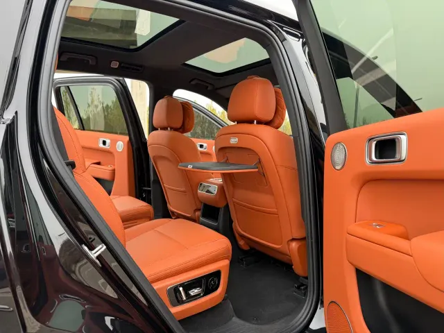 Li Auto L8 — Фото автомобиля 14