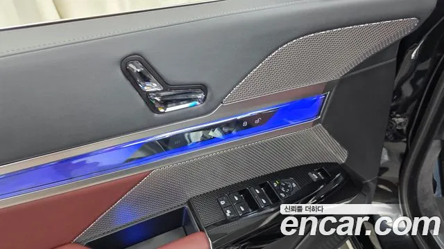 BMW 7 Series G70 — Фото автомобиля 27