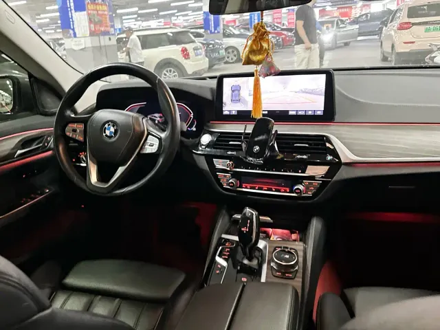 BMW 6 Series Gran Turismo — Фото автомобиля 9
