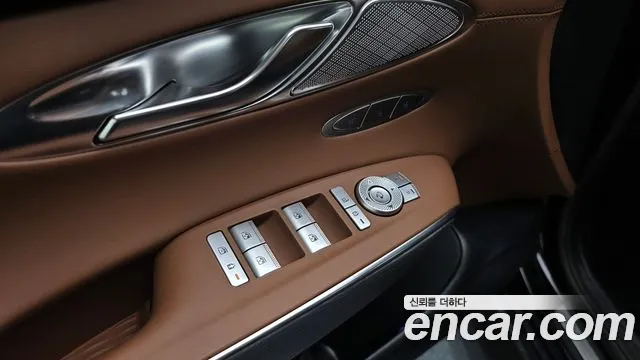 Genesis GV70 — Фото автомобиля 30