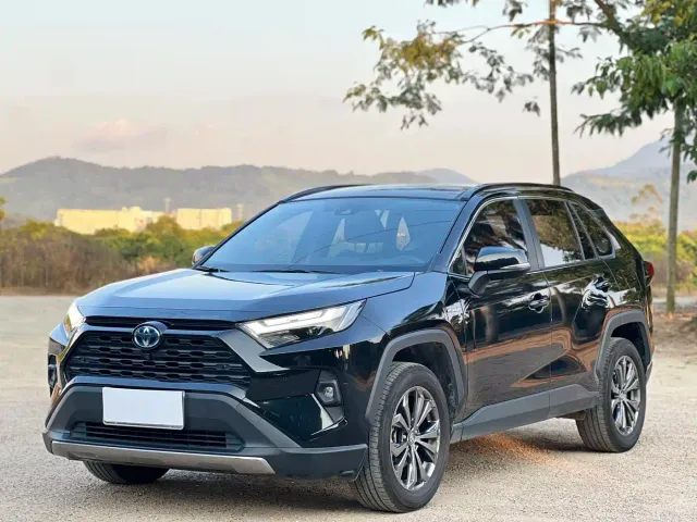 Фотография автомобиля — Toyota RAV4