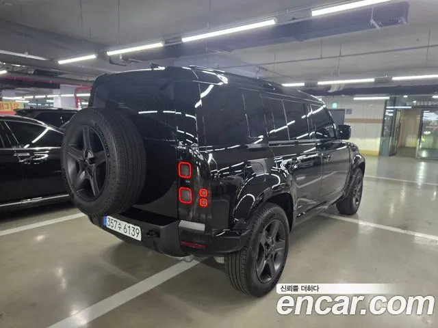 Land Rover Defender — Фото автомобиля 2