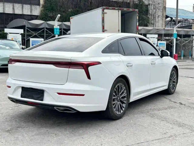 Bestune B70 — Фото автомобиля 4