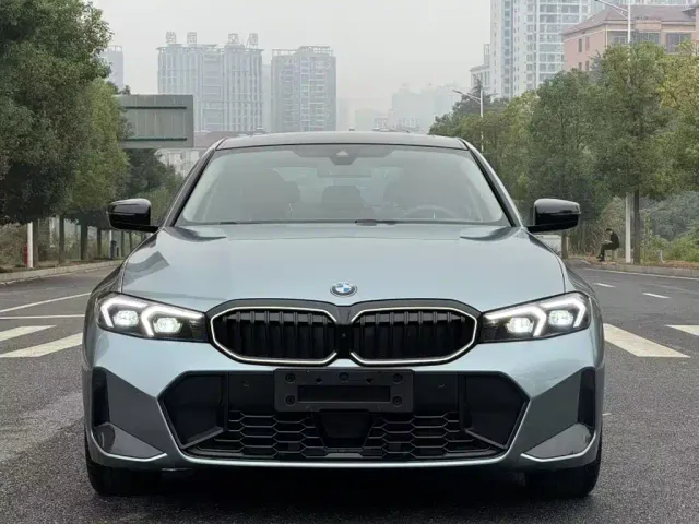 BMW 3 Series — Фото автомобиля 4