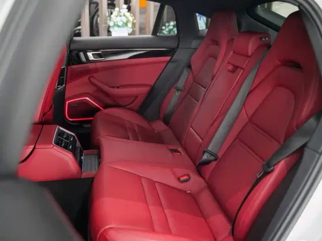 Porsche Panamera — Фото автомобиля 16