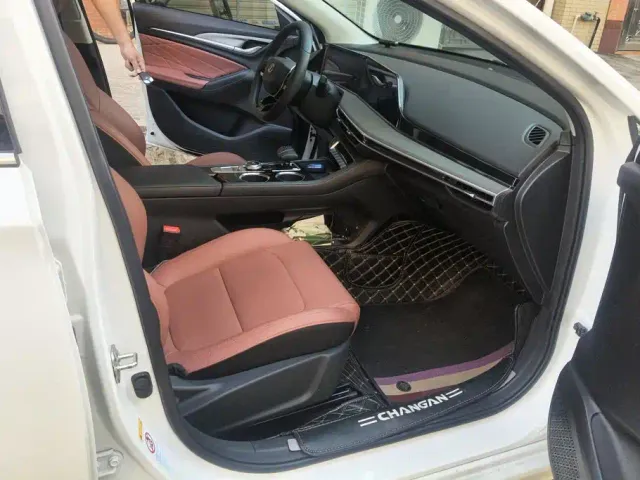 Changan Eado — Фото автомобиля 8