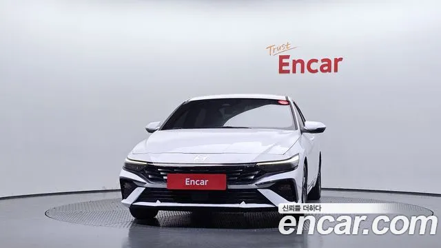 Hyundai Avante CN7 — Фото автомобиля 3