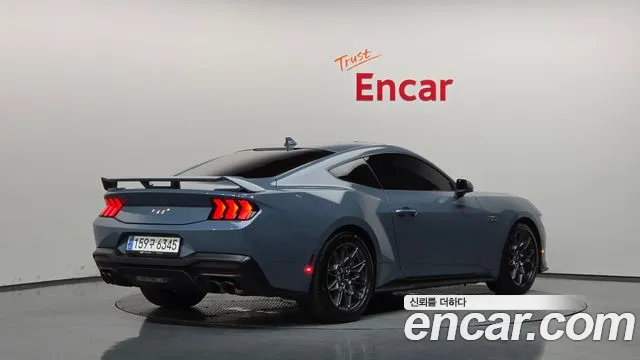 Ford Mustang 7th Gen — Фото автомобиля 2