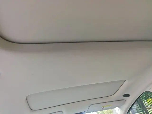 Li Auto i8 — Фото автомобиля 17
